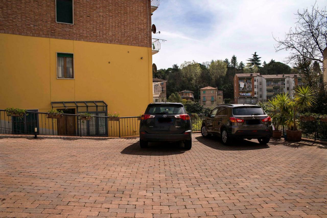 Casa Il Glicine A Due Passi Dal Centro Apartment Siena Exterior photo